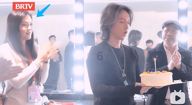 燃烧吧大脑装瓶子游戏